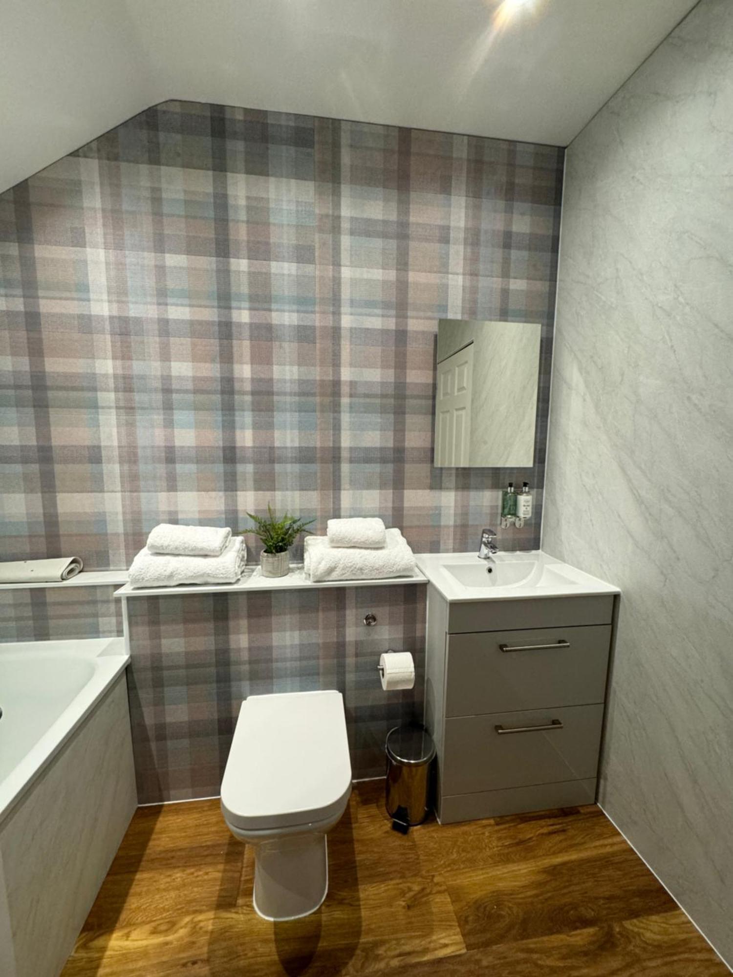 1 Sheraton Apartments Форт-Уильям Экстерьер фото